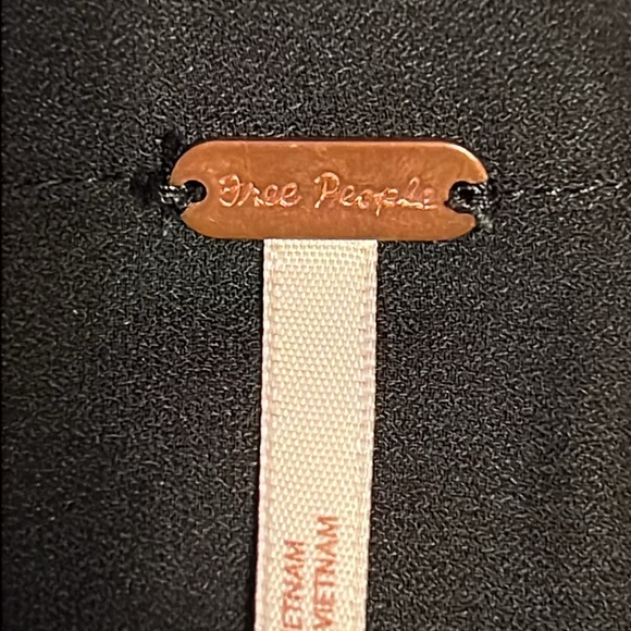 Free People Women’s Top very nice and clean Size Medium Color Black - Picture 8 of 11